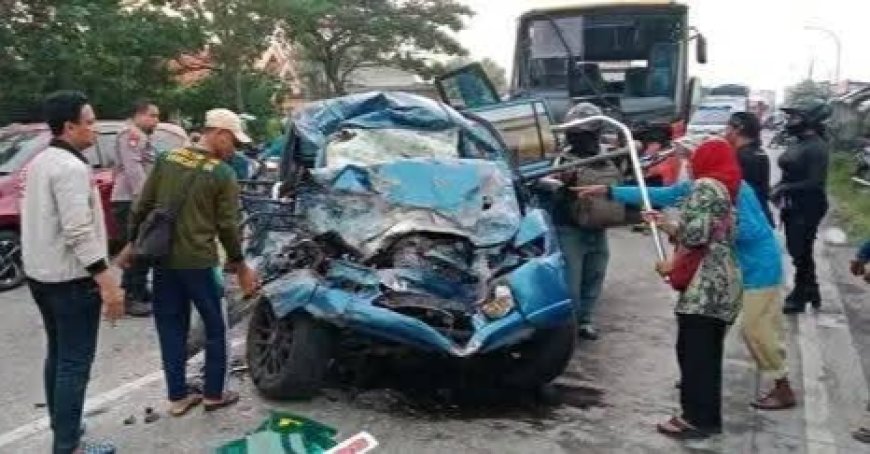 Kronologi Kecelakaan Panther vs Bus Rajawali Indah di Gresik, 7 Penumpang Mobil Meninggal Dunia