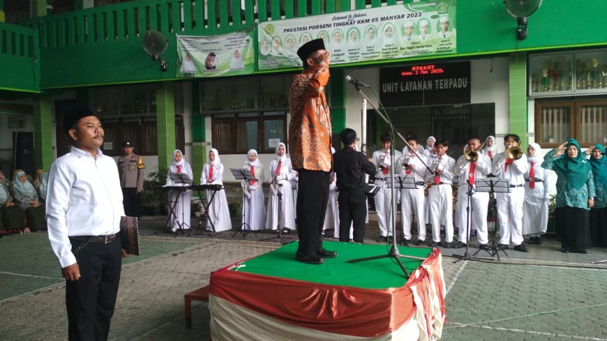 Upacara Bendera dan Lomba Tumpeng Warnai Hardiknas 2025 di Desa Berwawasan Pendidikan Betoyokauman Gresik