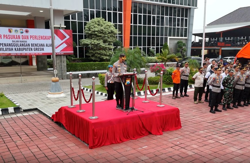Apel Gelar Pasukan TNI-POLRI dan BPBD Hadapi Ancaman Bencana Hidrometeorologi di Gresik