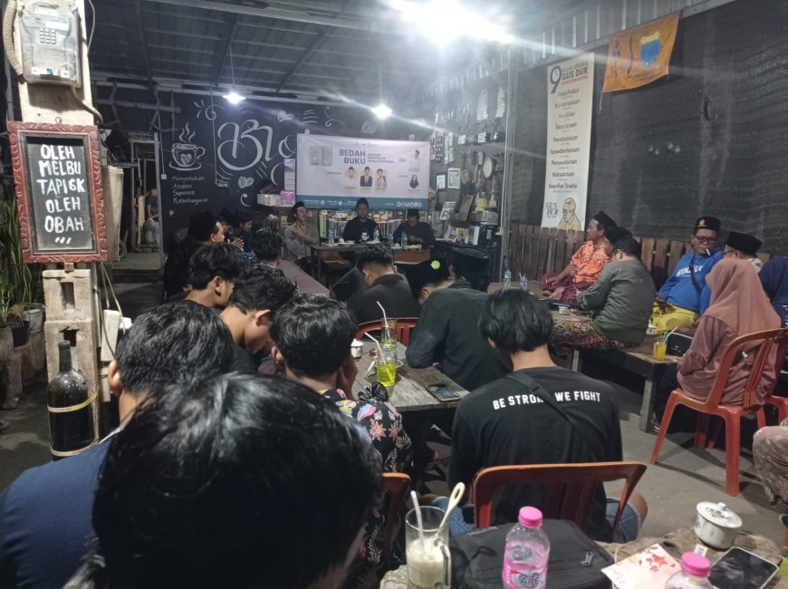 Bedah Buku "Gus Dur dan Kaum Sarungan" Menghidupkan Kembali Gagasan Politik Kaum Tradisionalis