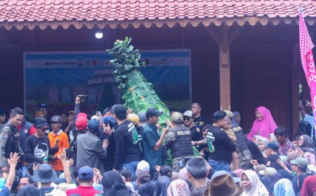 Festival Nasi Krawu Vol.3 Meriah, Ribuan Warga Padati Wagos