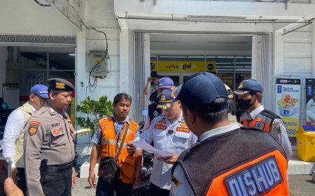 Polres Gresik Tertibkan Parkir Liar, Sejumlah Jukir Tak Terdaftar Ditemukan