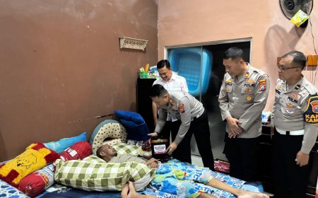 Polres Gresik Peduli, Anjangsana ke Anggota yang Sakit dalam Rangka Hari Bhayangkara ke-79