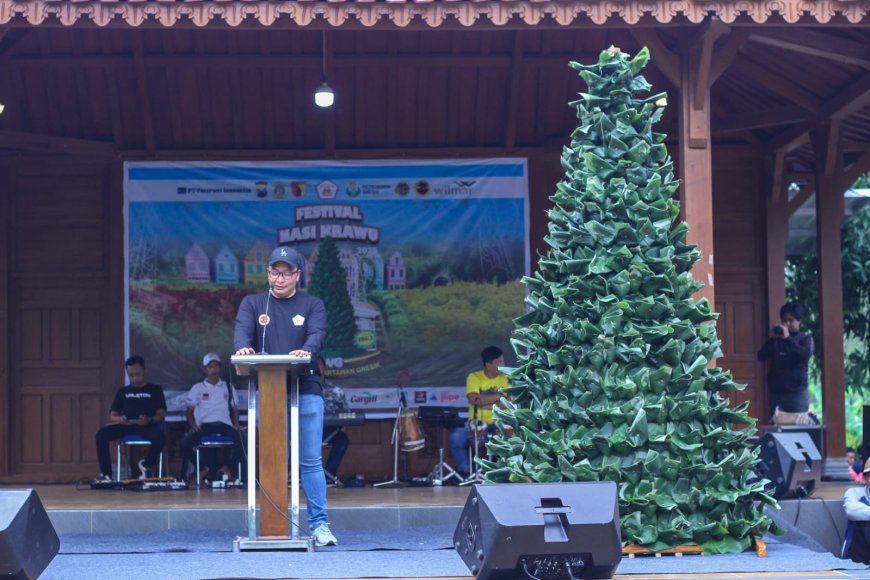 Plt. Bupati Gresik dr. Asluchul Alif Apresiasi Kolaborasi KWG Gelar Festival Nasi Krawu di Wisata Alam Gosari