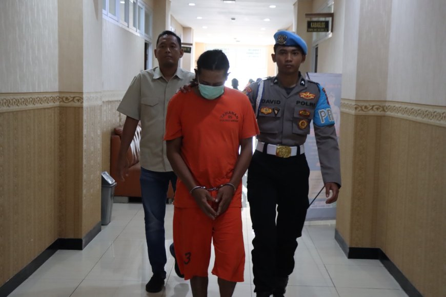 Kapolres Gresik Ungkap Kasus Ayah Tiri Setubuhi Anak Sambung  di Wringinanom