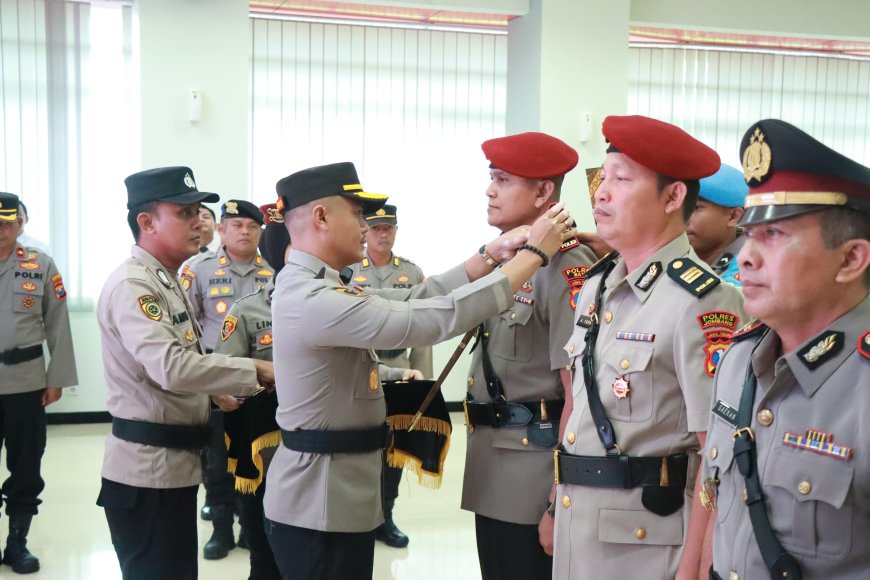 Polres Gresik Gelar Sertijab Kasat Resnarkoba dan Kasat Tahti Polres Gresik