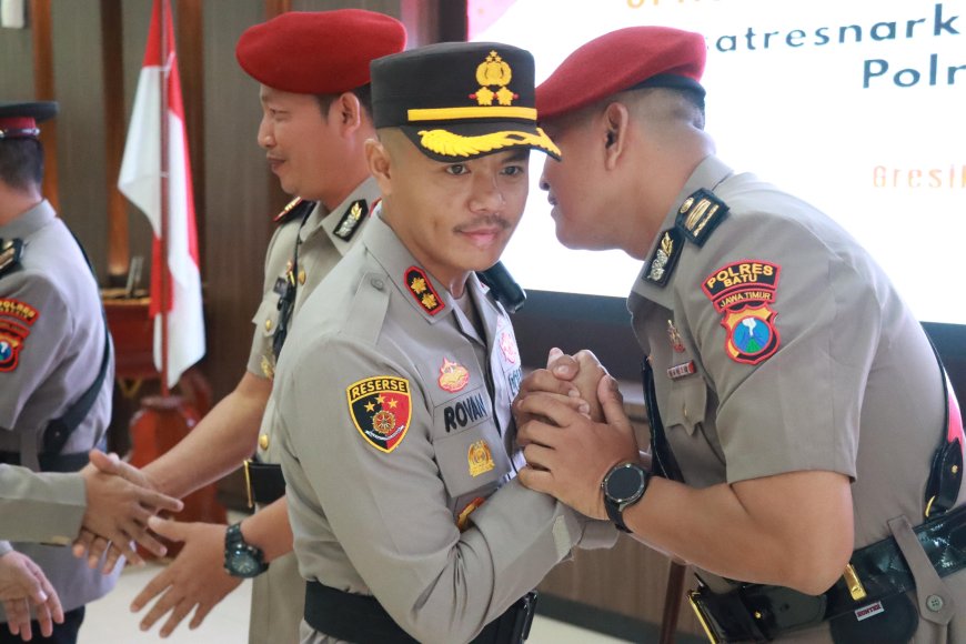 Polres Gresik Gelar Sertijab Kasat Resnarkoba dan Kasat Tahti Polres Gresik
