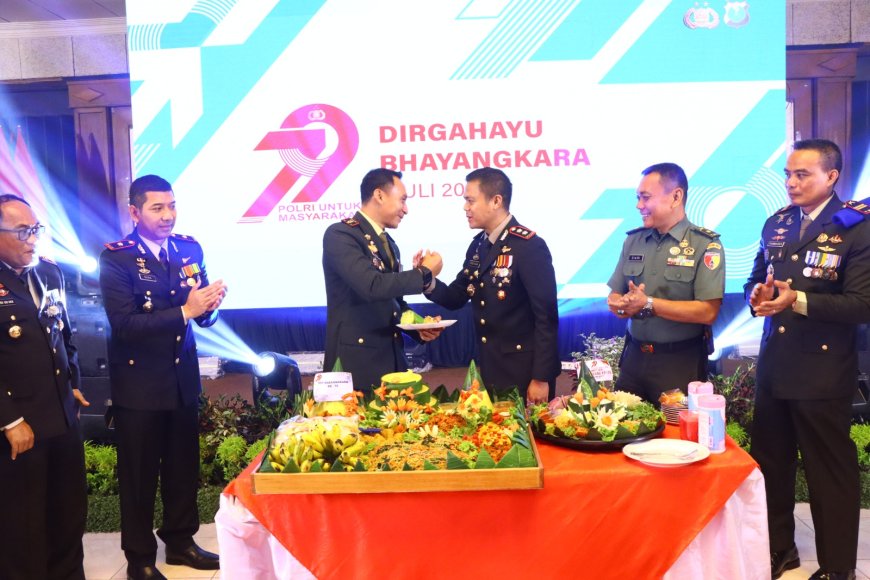 Upacara dan Tasyakuran Peringatan ke-79 Hari Bhayangkara Tahun 2025 di Gresik Berlangsung Khidmat