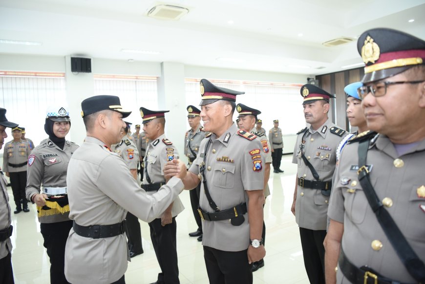 Polres Gresik Gelar Sertijab, Wakapolres Tekankan Profesionalisme dan Dedikasi Pelayanan