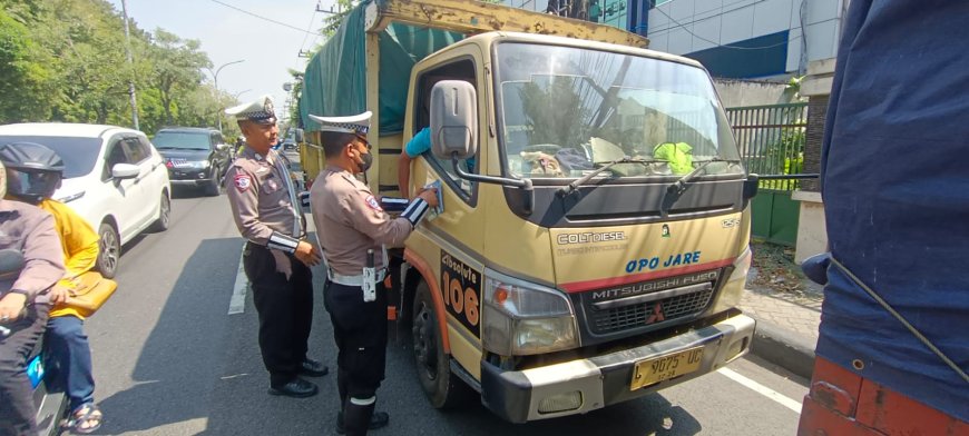 Polres Gresik Tindak 650 Pelanggar Lalu Lintas dalam Tiga Hari, Didominasi Pengendara Motor Tak Pakai Helm