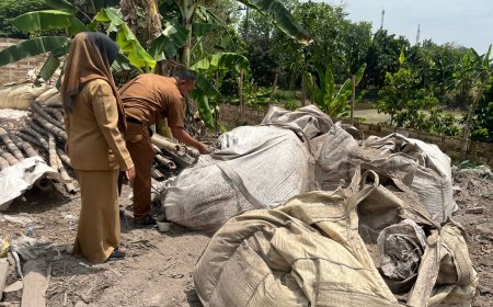 DLH Gresik Buru Pembuang Limbah Pabrik di Jalan Raya Gresik Utara, Nama Pemilik Lahan Sudah Dikantongi