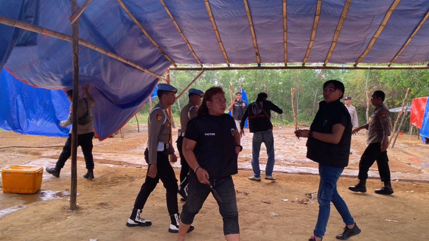 Polres Sampang Bongkar dan Musnahkan Arena Judi Sabung Ayam di Kedungdung