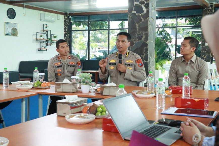 Polres Gresik Komitmen Jaga Kualitas dan Kebersihan Program Makanan Bergizi, Didampingi Itwasda Polda Jatim