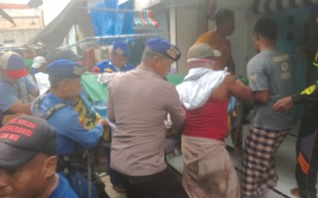 Nelayan Asal Lumpur Gresik Ditemukan Meninggal Dunia Mengapung, Satpolairud Polres Gresik Bantu Lakukan Evakuasi