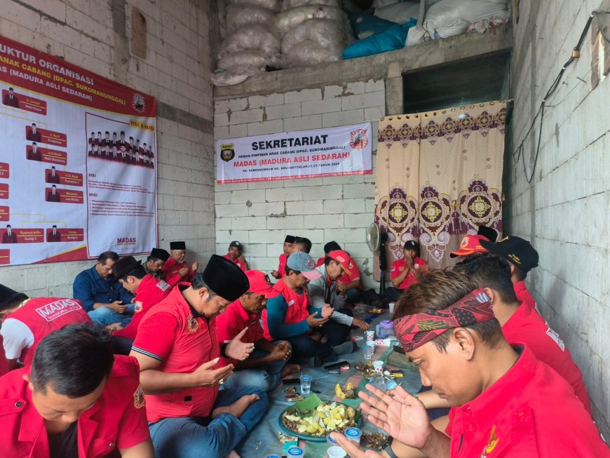 Tak Ingin Bergantung! Madas Sedarah Gaungkan Kemandirian Ekonomi Lewat Cangkruk'an di Surabaya