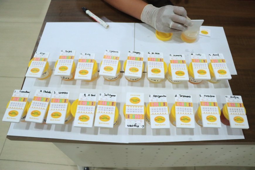 Kapolres Gresik Pimpin Tes Urine PJU, Seluruh Pejabat Utama Polres Gresik Negatif Narkoba