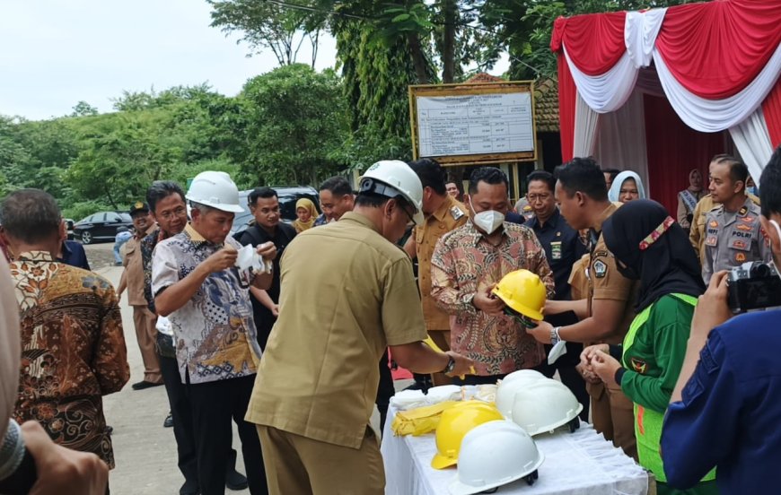 Bupati Gresik Resmikan Landfill Mining TPA Ngipik, Kolaborasi dengan PT. SI, Dorong Pengelolaan Sampah Lebih Baik