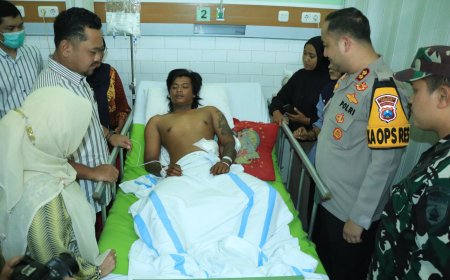 Forkopimda Gresik Besuk Korban Luka di RSUD Ibnu Sina, Tegaskan Komitmen Jaga Kondusivitas Kamtibmas