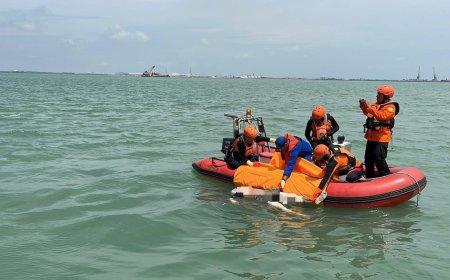 Hari Ketiga Pencarian, Satpolairud Polres Gresik dan Tim SAR Berhasil Temukan Korban KM Dharma Ferry VII