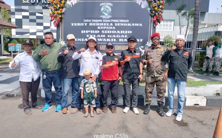 Laskar Jenggolo Hujani Kantor DPRD Sidoarjo, Ucapan Duka Cita, Protes Keras Mandulnya Fungsi Legislatif