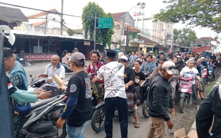 Aksi Sosial Laskar Pantura Daendels, Bagikan 100 Paket Takjil Hasil Swadaya Anggota