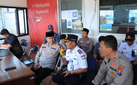 Pastikan Pengamanan Mudik Laut Siap, Kapolres Gresik Tinjau Pos Pam Pelabuhan