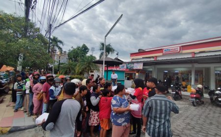 Warga Madiun Manfaatkan Program Warteg Gratis Alfamart