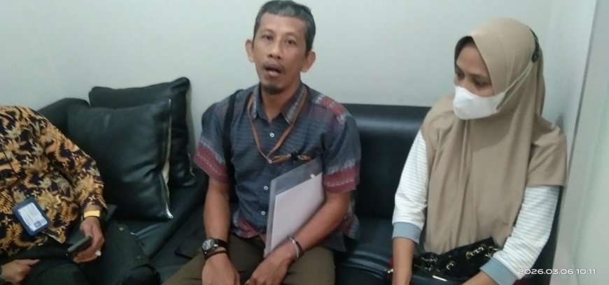 Debitur Datangi Kantor FIF Cabang Menganti Bersama Kuasa Hukum, Imbas Motor Ditarik Oknum DC