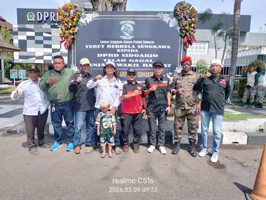 Laskar Jenggolo Hujani Kantor DPRD Sidoarjo, Ucapan Duka Cita, Protes Keras Mandulnya Fungsi Legislatif