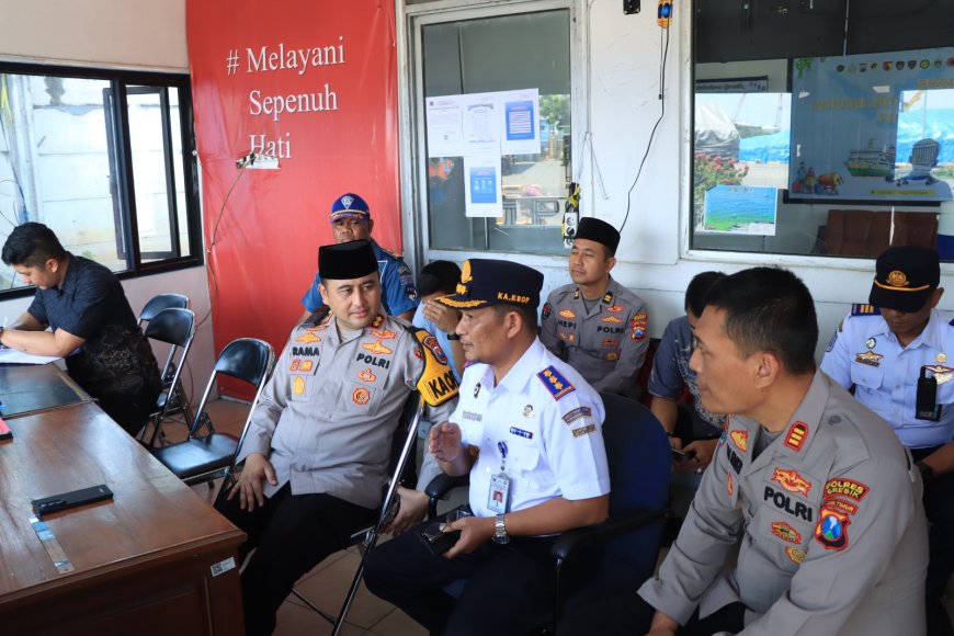 Pastikan Pengamanan Mudik Laut Siap, Kapolres Gresik Tinjau Pos Pam Pelabuhan
