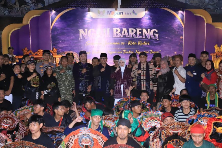 Peringatan HUT Jembatan Lama Kediri ke-157, Wakapolres Kediri Kota Ikuti Mlaku Bareng Bersama Wali Kota