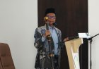 Mahfud MD Pimpin Sholat Jumat di Unisda Lamongan, Syiarkan Pesan Persatuan