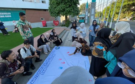 Peringati HAN, Mahasiswa UMG Bubuhkan Cap Tangan sebagai Simbol Tolak Narkoba