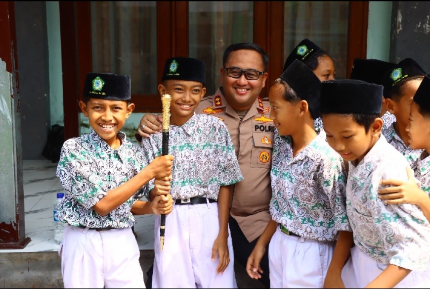Dampingi Kunker Menko Muhaimin ke Gresik, Kapolres Gresik Beri Pesan untuk Generasi Muda