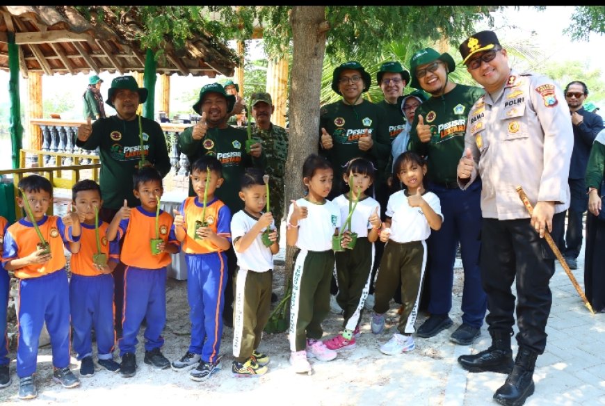 Polres Gresik Bersama Forkopimda dan PT Smelting Tanam 10.000 Mangrove di Randuboto, Jaga Ekosistem Pesisir