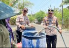 Dari Sedekah Anggota, Polsek Panceng Kirim Air Bersih untuk Warga Surowiti